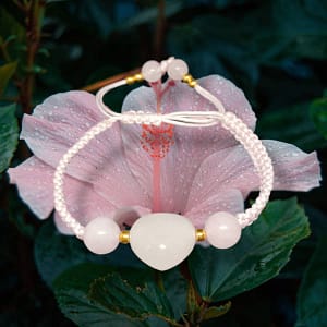 Pulsera Rosa Tejida a Mano con Corazón con Curazon Rosa